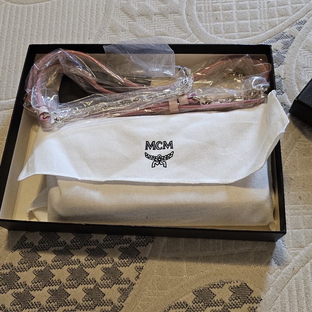 MCM Wallet on chain brandnew
